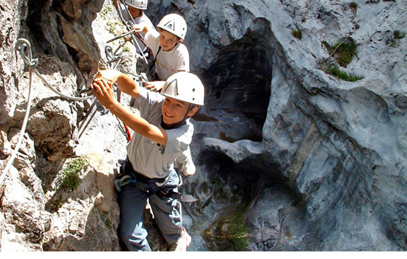 super activité en via-ferrata à Château Queyras en famille